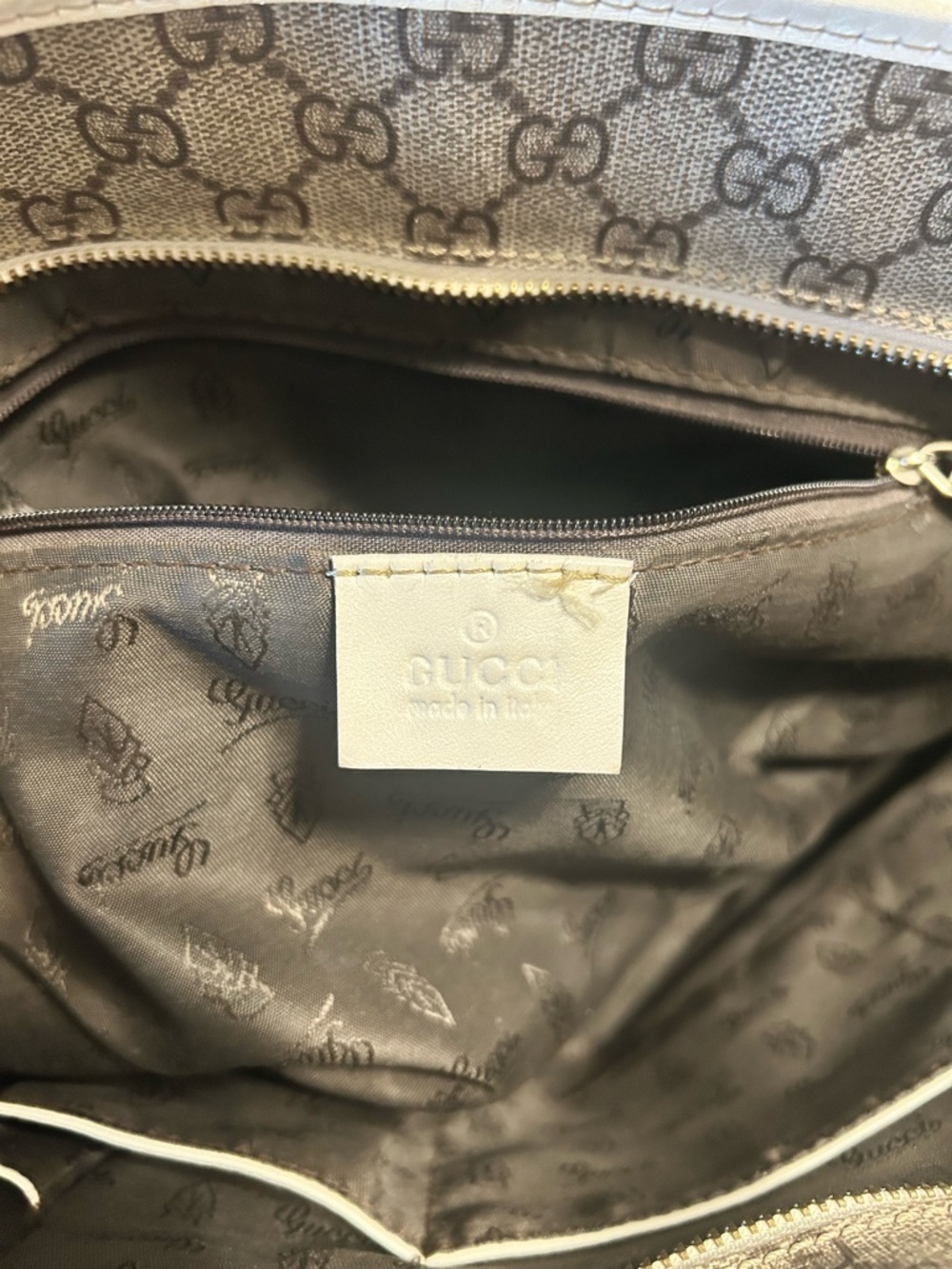 Gucci Beige/Brown GG Supreme Canvas Tote with Cream Handles - Picture 3 of 13